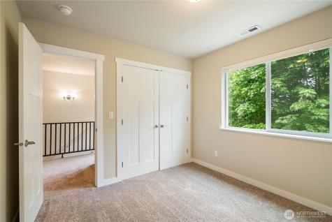 7270 E Grandview Street Port Orchard WA 98366