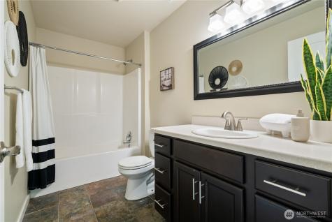 7270 E Grandview Street Port Orchard WA 98366