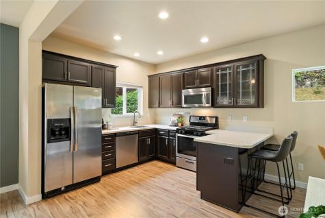 7270 E Grandview Street Port Orchard WA 98366