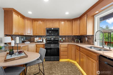 11224 74th Avenue E Puyallup WA 98373