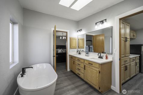9116 P NW Quincy WA 98848
