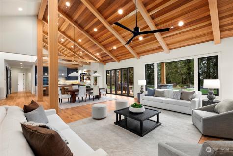 26 SE 152nd Street Issaquah WA 98025