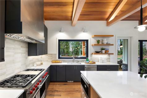 26 SE 152nd Street Issaquah WA 98025