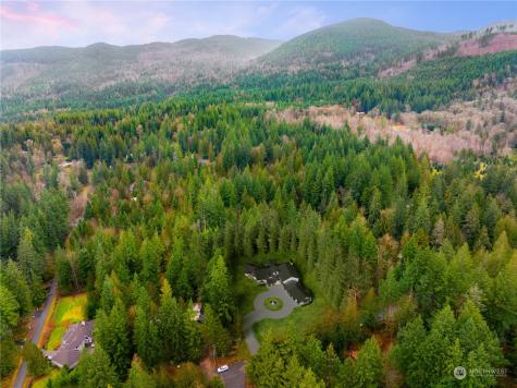 26 SE 152nd Street Issaquah WA 98025