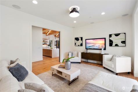 26 SE 152nd Street Issaquah WA 98025