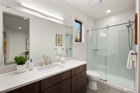 26 SE 152nd Street Issaquah WA 98025