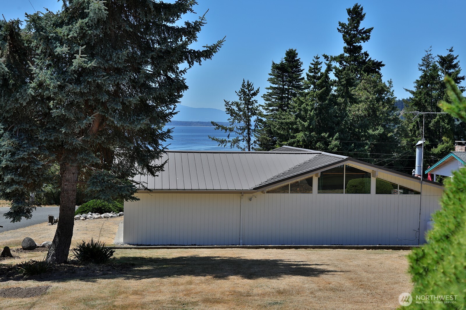 4135 Lovely Road Clinton WA 98236