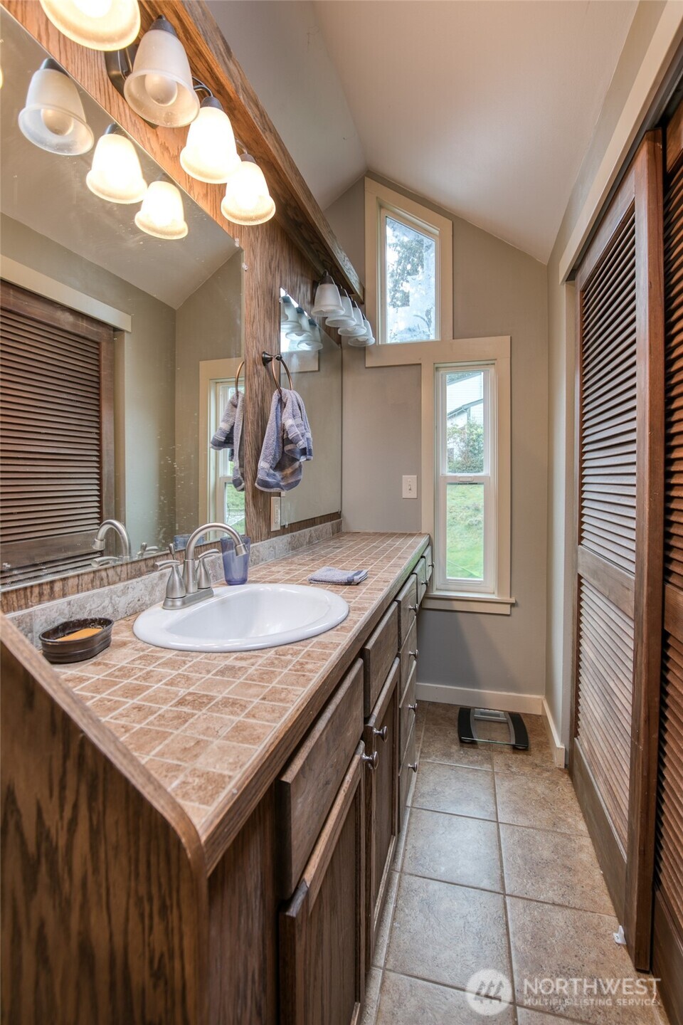 722 7th Avenue Aberdeen WA 98520