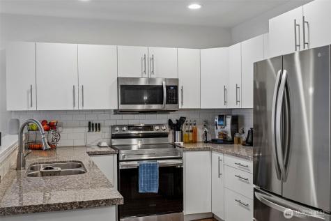 3723 NE 6th Street Renton WA 98056