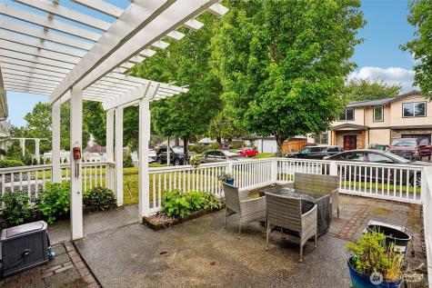 3723 NE 6th Street Renton WA 98056