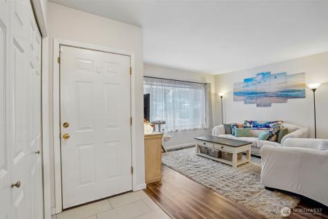 3723 NE 6th Street Renton WA 98056