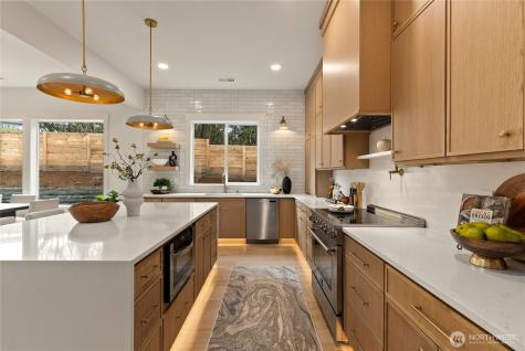 1305 Maine Court Milton WA 98354