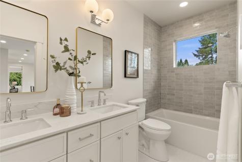 1305 Maine Court Milton WA 98354