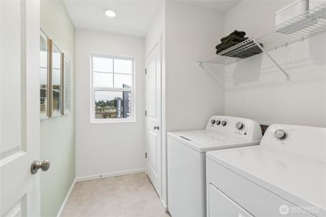 553 Wall Street Buckley WA 98321