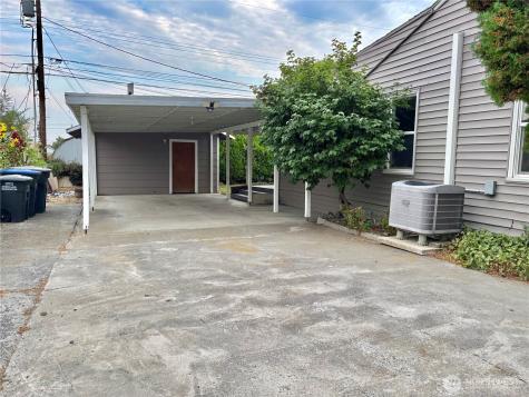 2207 W Spruce Street Moses Lake WA 98837
