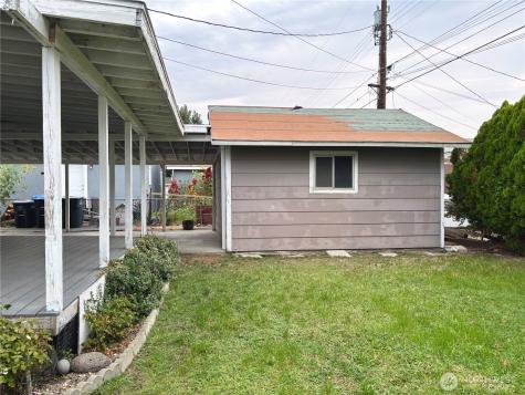 2207 W Spruce Street Moses Lake WA 98837