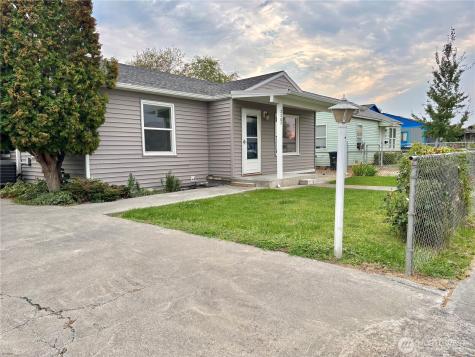 2207 W Spruce Street Moses Lake WA 98837