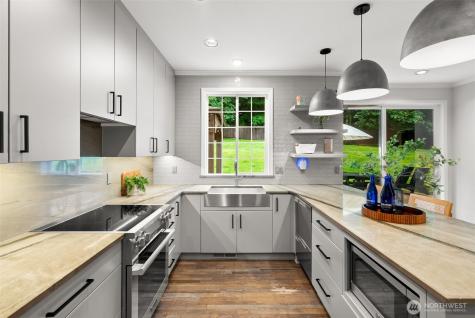 5791 Wimsey Lane NE Bainbridge Island WA 98110