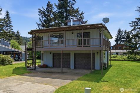 80 NE Brook Place Tahuya WA 98588