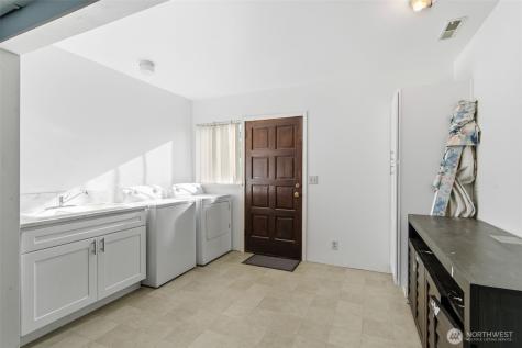 80 NE Brook Place Tahuya WA 98588