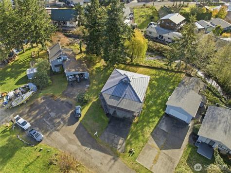 80 NE Brook Place Tahuya WA 98588