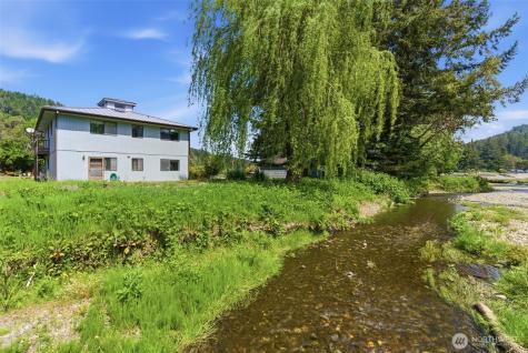 80 NE Brook Place Tahuya WA 98588