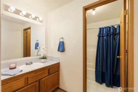4711 NW Cascade Street Silverdale WA 98383