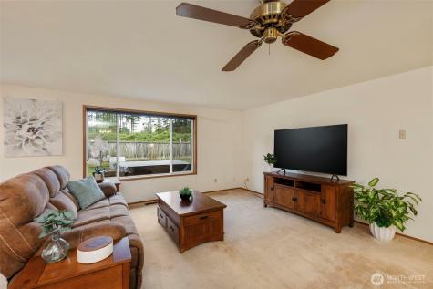 4711 NW Cascade Street Silverdale WA 98383