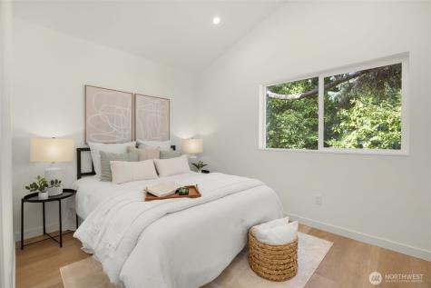 14321 Interlake Avenue N Seattle WA 98133