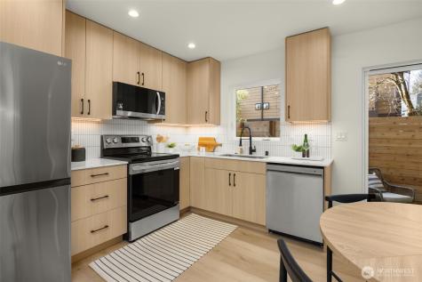14321 Interlake Avenue N Seattle WA 98133