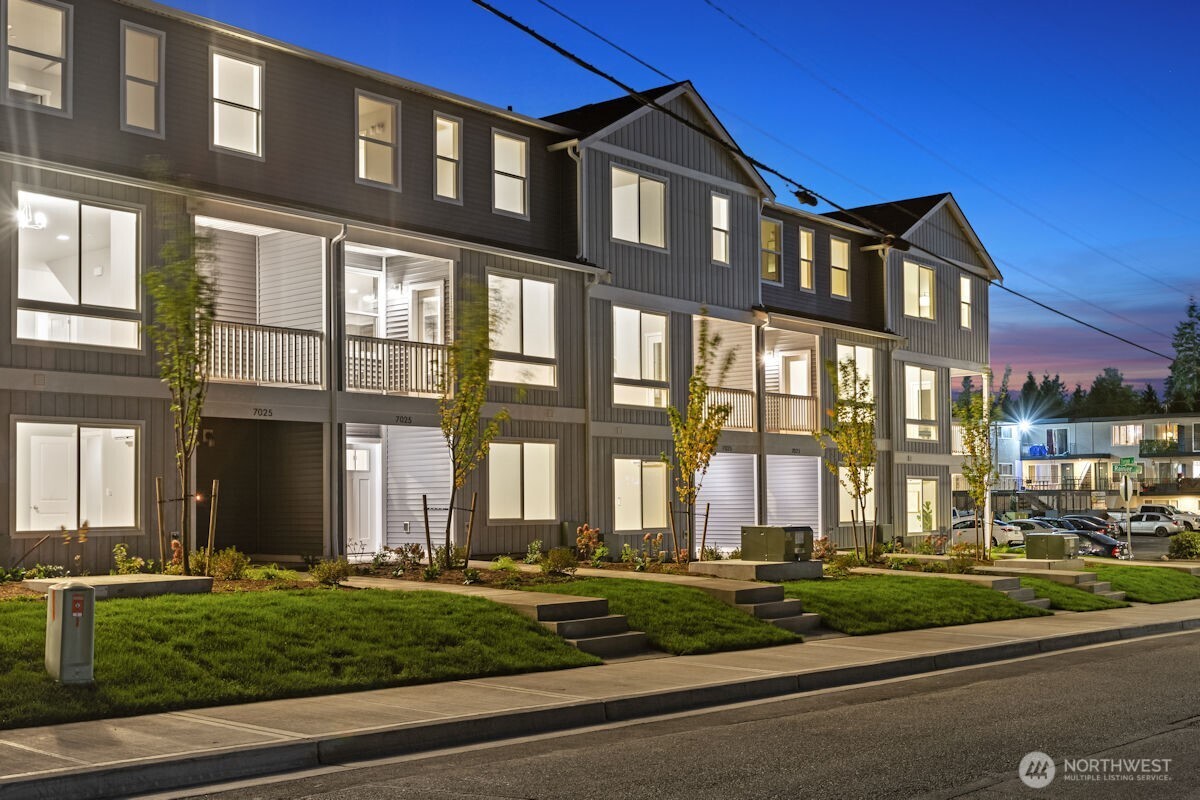 7025 Rainier Drive Everett WA 98203