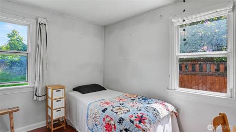 8650 10th Avenue SW Seattle WA 98106