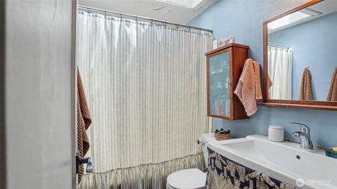 8650 10th Avenue SW Seattle WA 98106
