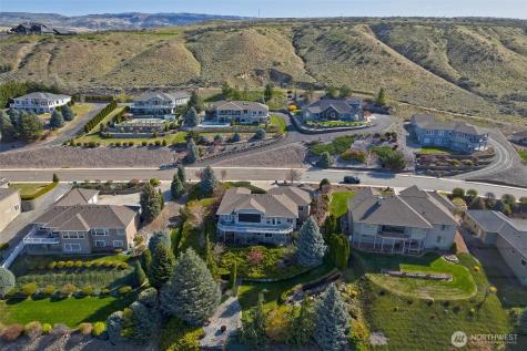 946 Briarwood Drive East Wenatchee WA 98802