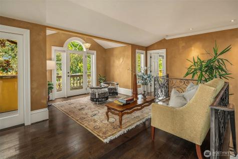 623 W Highland Drive Seattle WA 98119