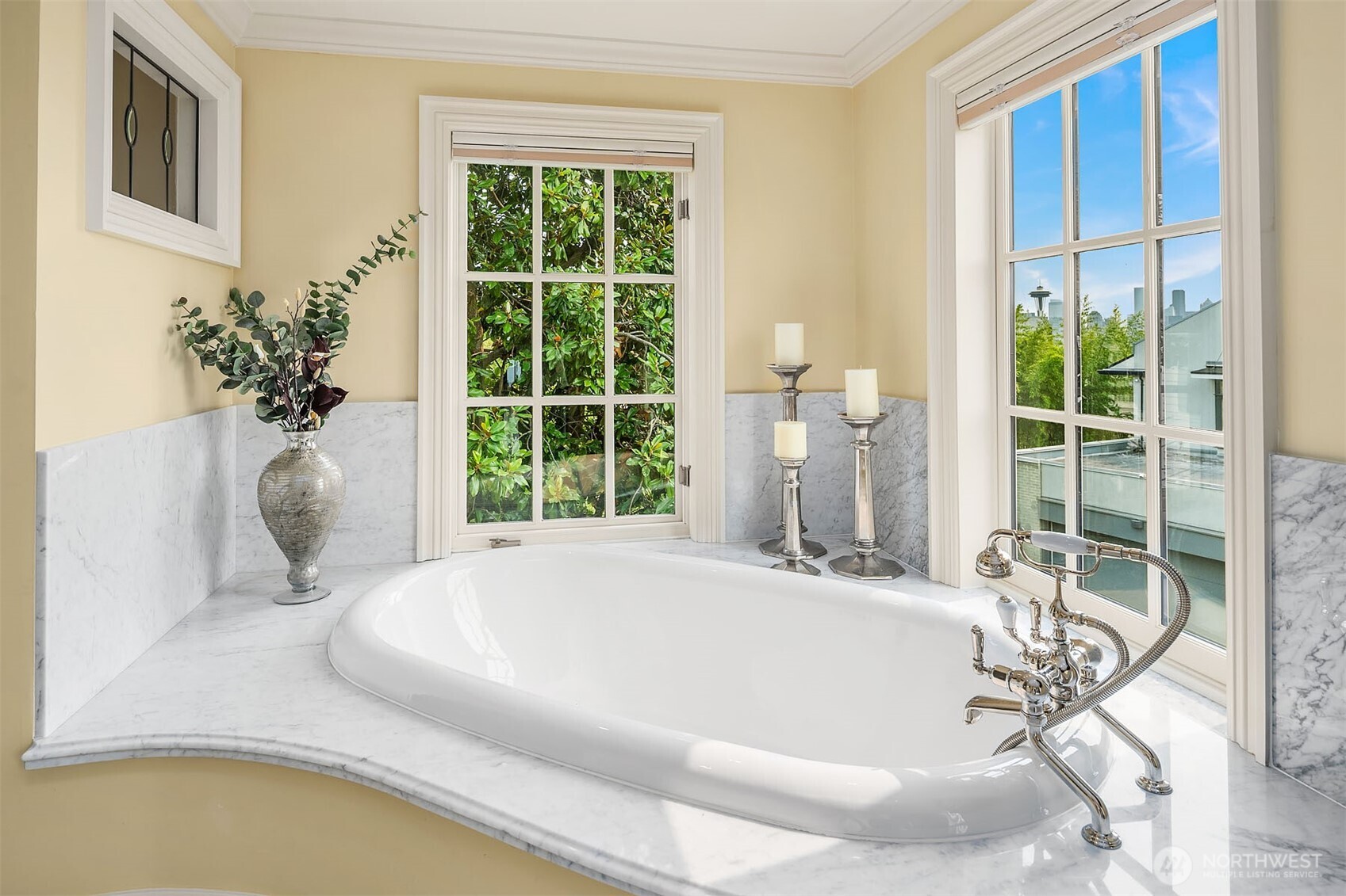 623 W Highland Drive Seattle WA 98119