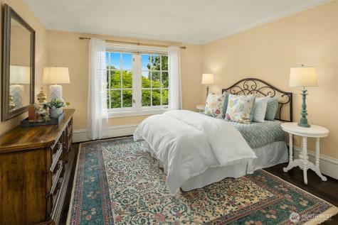 623 W Highland Drive Seattle WA 98119