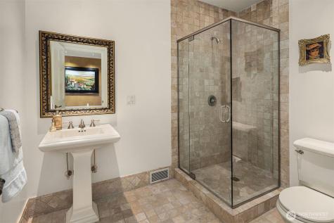 623 W Highland Drive Seattle WA 98119