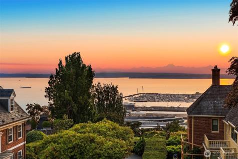 623 W Highland Drive Seattle WA 98119