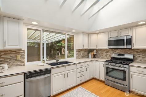 3227 171st Avenue NE Bellevue WA 98008