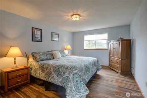 347 Sand Dune Avenue SW Ocean Shores WA 98569