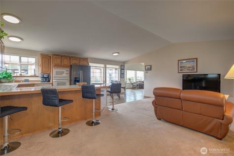 347 Sand Dune Avenue SW Ocean Shores WA 98569
