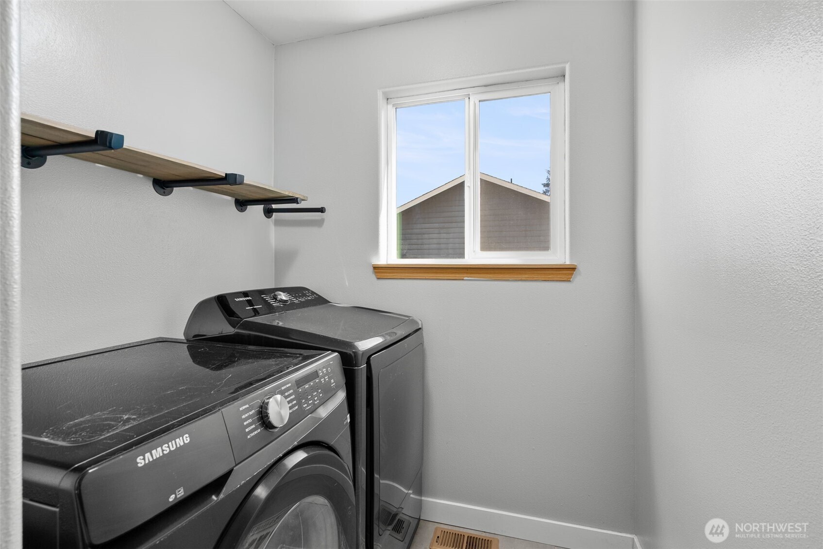 100 E Cardinal Court Allyn WA 98524