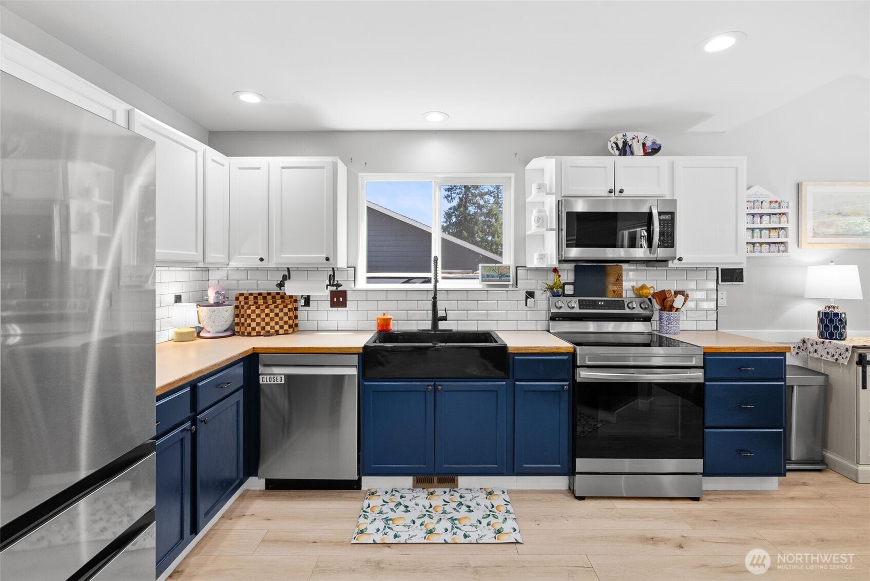 100 E Cardinal Court Allyn WA 98524