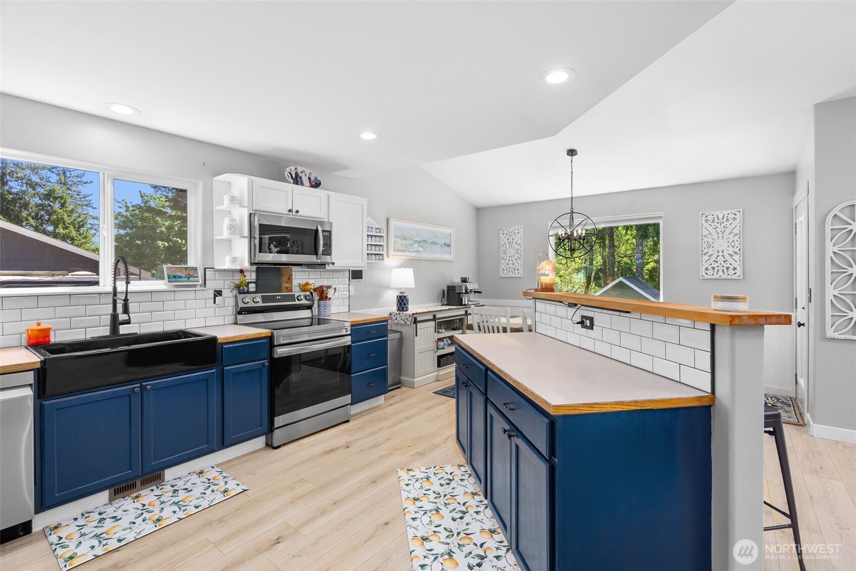 100 E Cardinal Court Allyn WA 98524