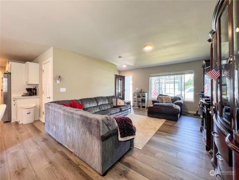 415 Raybird Avenue Granite Falls WA 98252