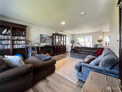 415 Raybird Avenue Granite Falls WA 98252