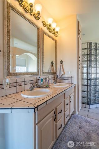 4560 Bluff Drive NE Moses Lake WA 98837