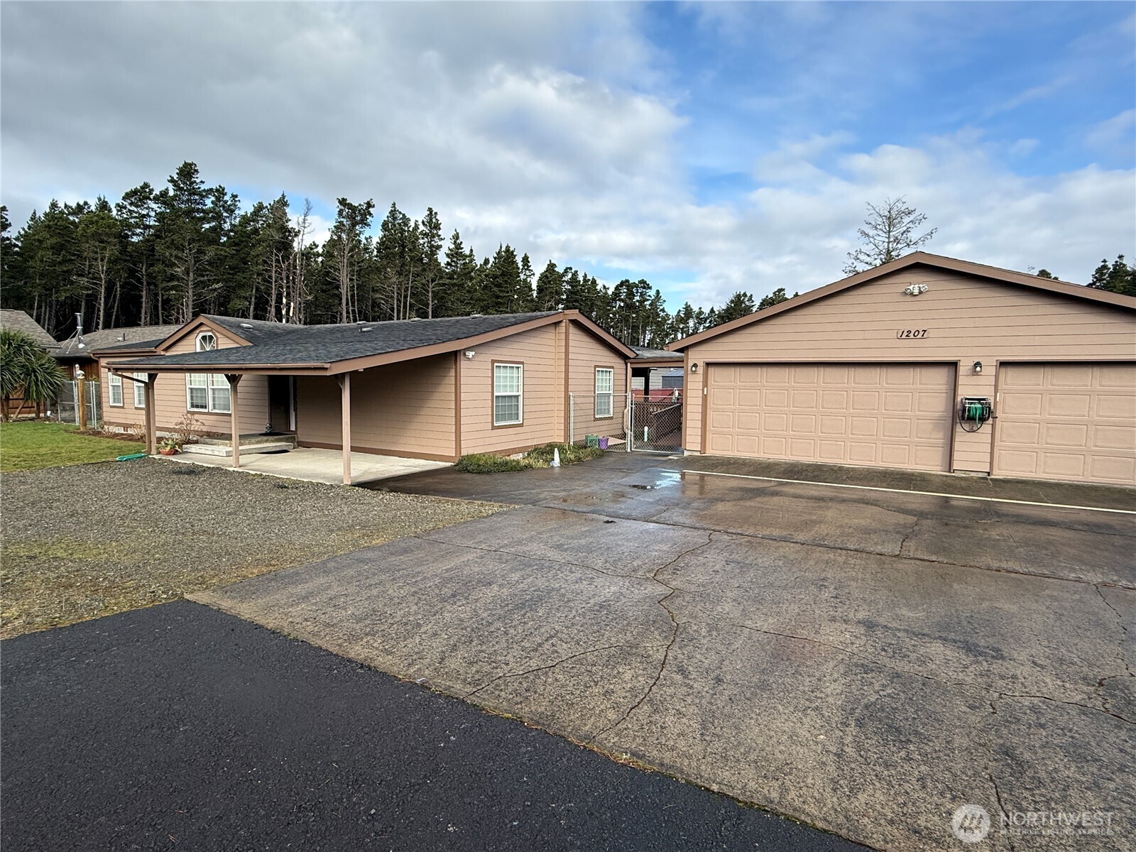 1207 215th Lane Ocean Park WA 98640
