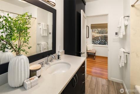 4240 Cramer Street Seattle WA 98199